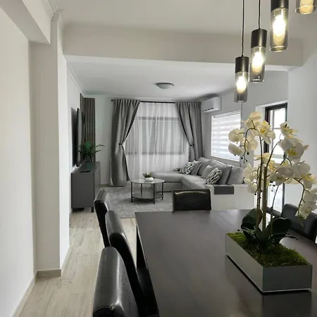 Princess Retreat Beautiful Modern Aprt 2 Min Walk From Quarteira Beach Exterior photo