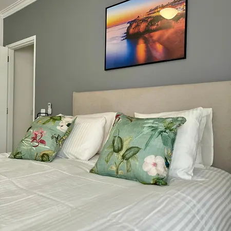 Princess Retreat Beautiful Modern Aprt 2 Min Walk From Quarteira Beach Exterior photo