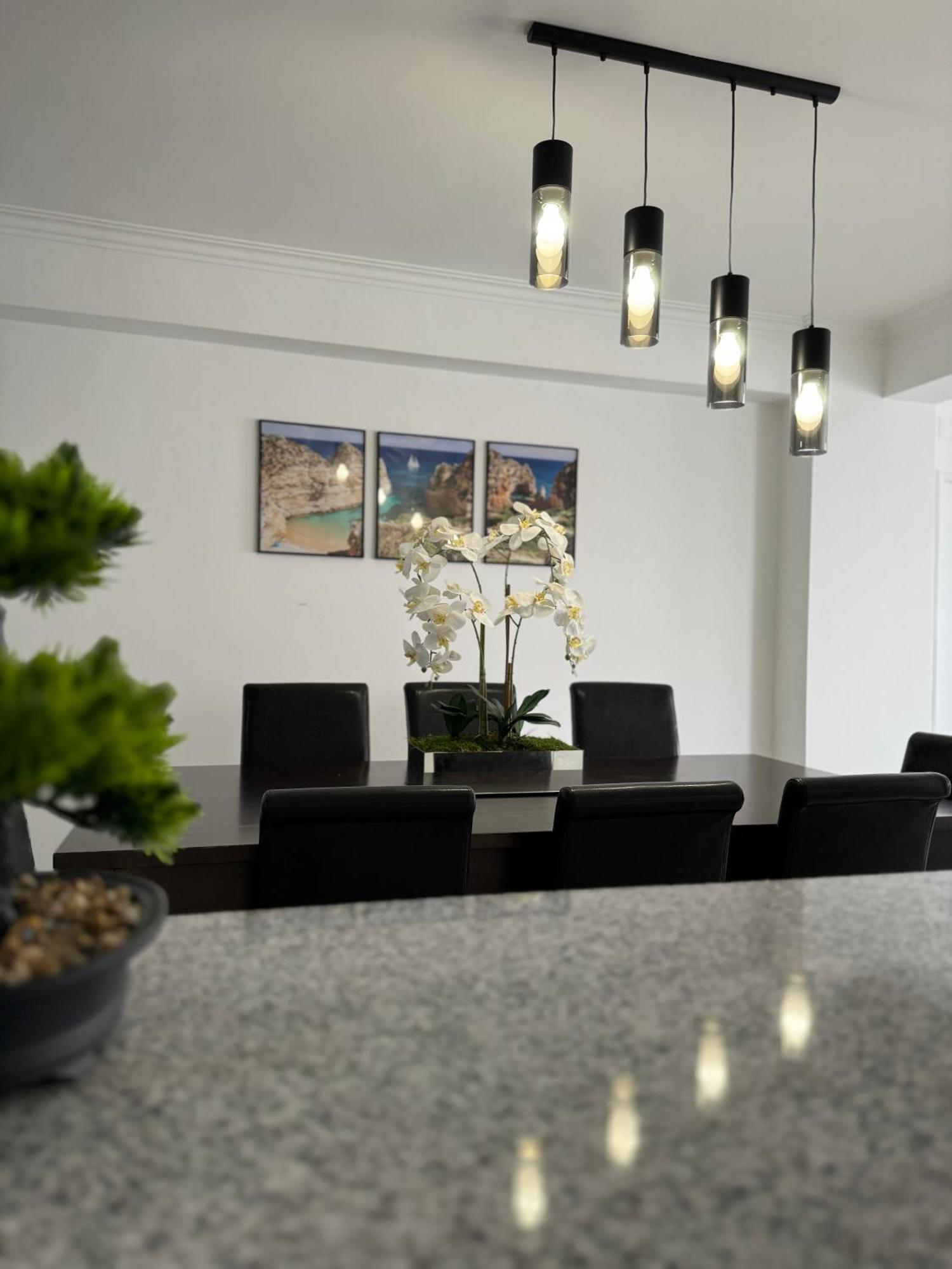 Princess Retreat Beautiful Modern Aprt 2 Min Walk From Appartamento Quarteira