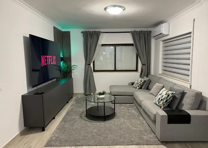 Princess Retreat Beautiful Modern Aprt 2 Min Walk From Quarteira Beach